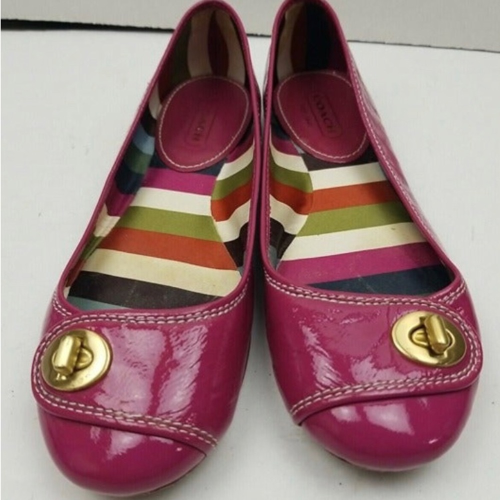 EUC COACH F2370 NOEL MAGENTA TURNLOCK FLATS 🥿 - Picture 9 of 12